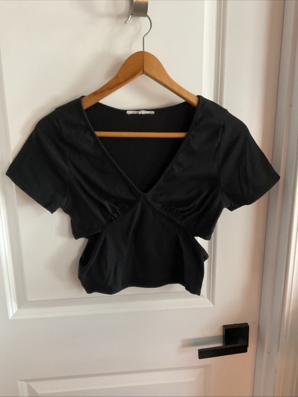 Caution to the Wind - Black Short Sleeve V-Neck Cropped Women's Top - Size Small